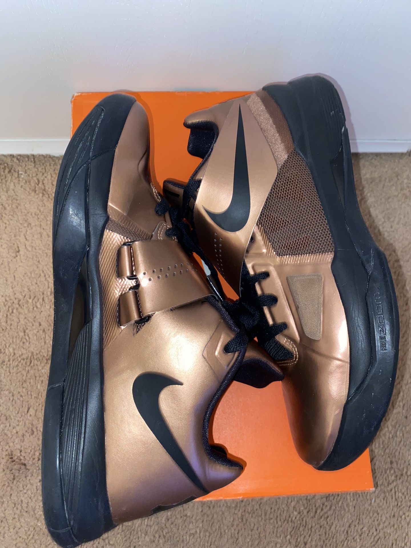 Nike KD 4 Christmas Size 9 for Sale in Santa Ana CA OfferUp