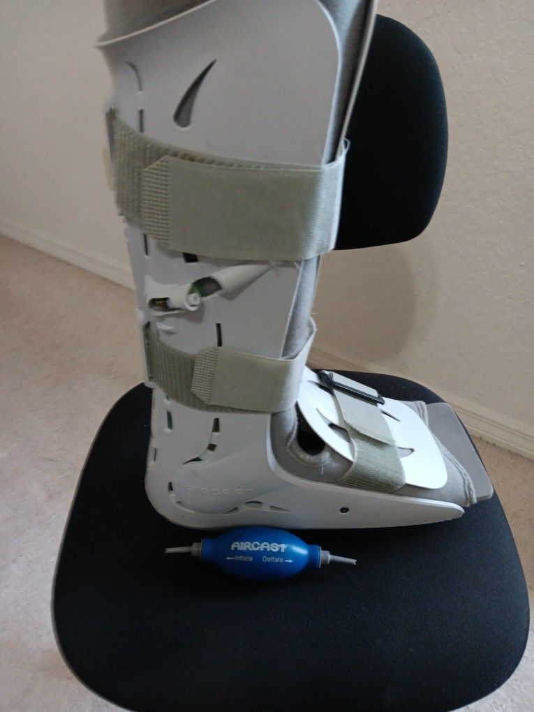 Medical Boot By Aircast Size (M) 
