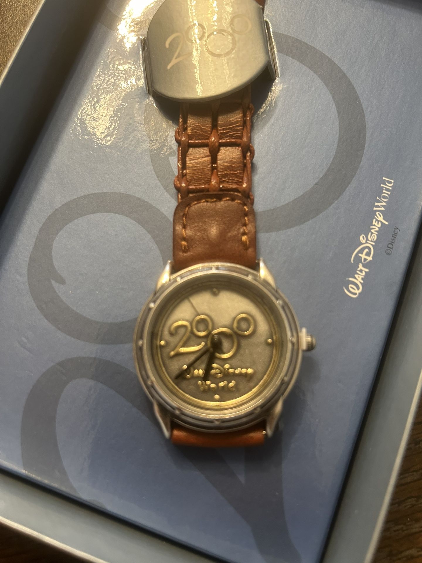 LIMITED EDITION DISNEY MICKEY MOUSE 2000 MILLENNIUM COMMEMORATIVE LEATHER WATCH NEW IN ORIGINAL BOX