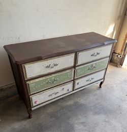 FREE DRESSER