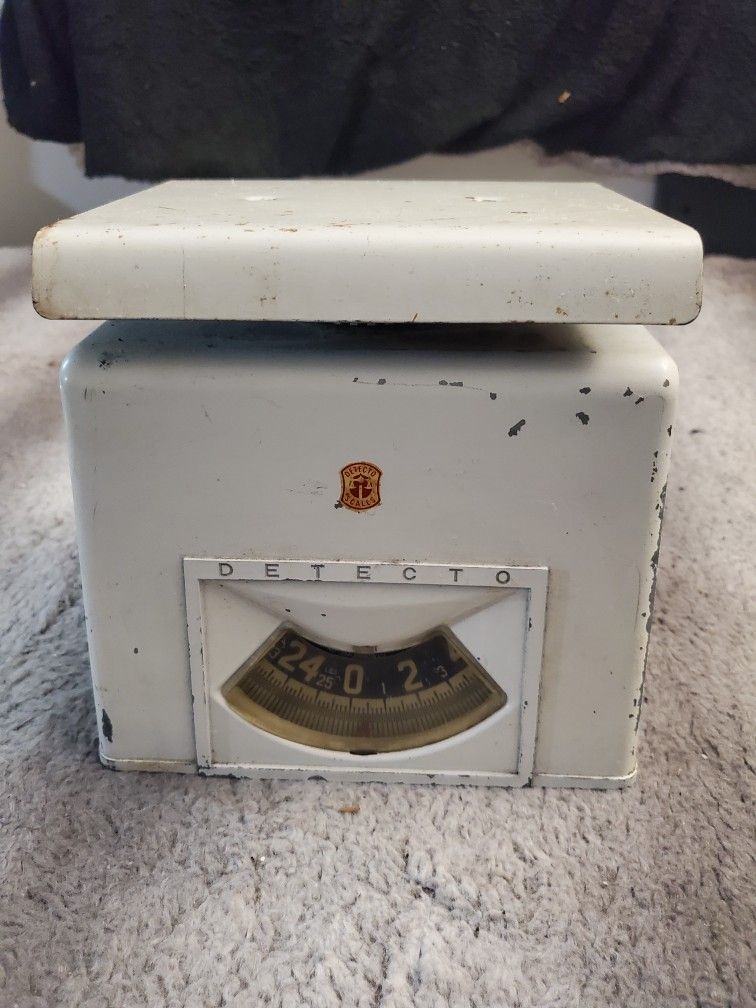 1950s Detecto 25lb Kitchen Scale - MCM Vintage Kitchen Decor