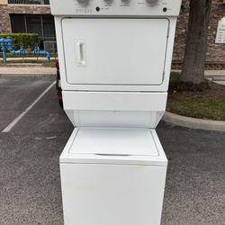  Whirlpool Stackable Washer/dryer 