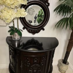 Decorative Stand And Mirror