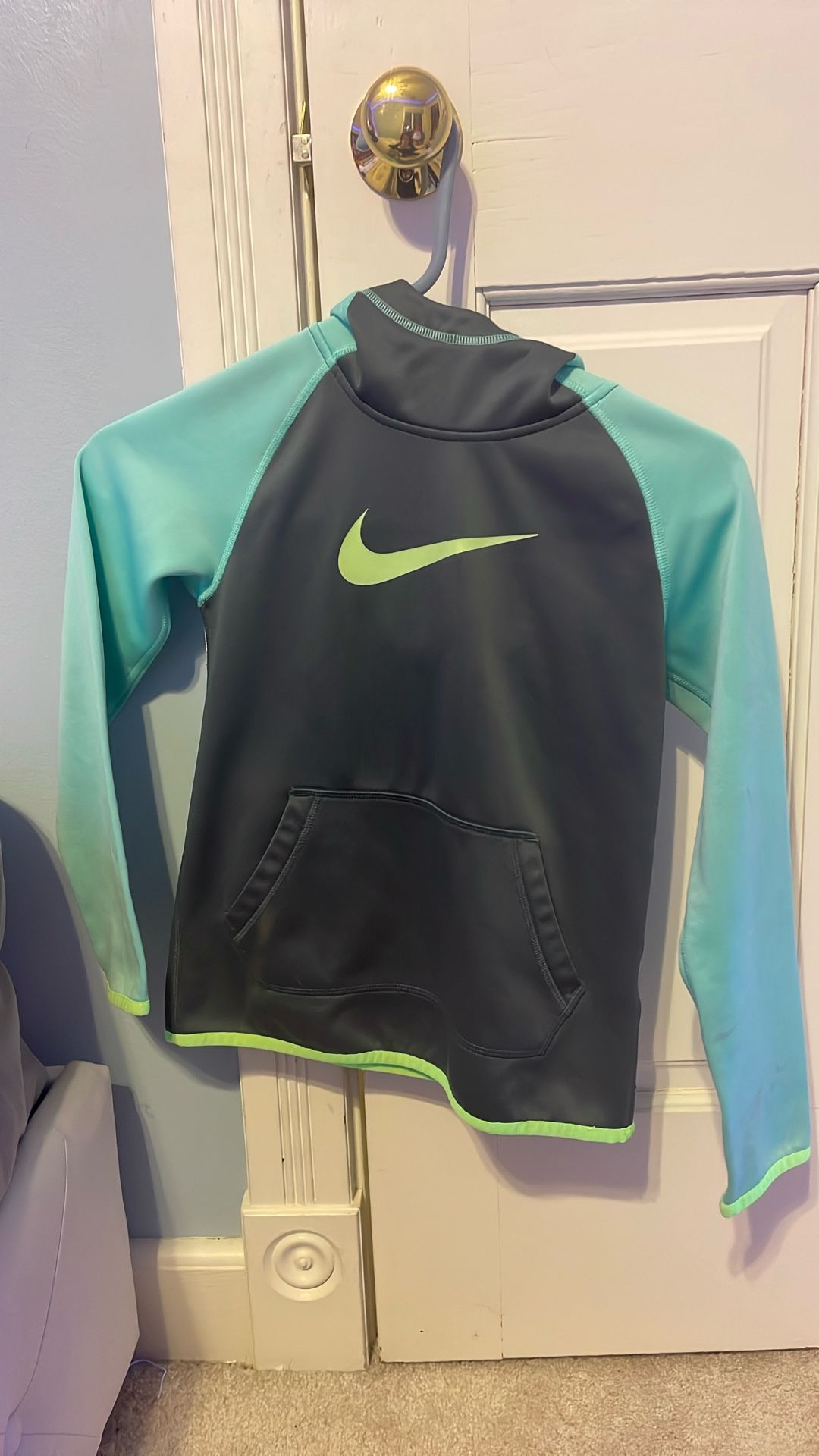 Small Nike hoodie