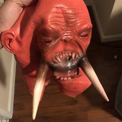 low quality halloween mask🤣