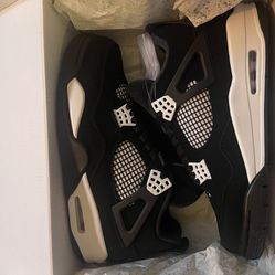 Jordan 4 “white Thunder”