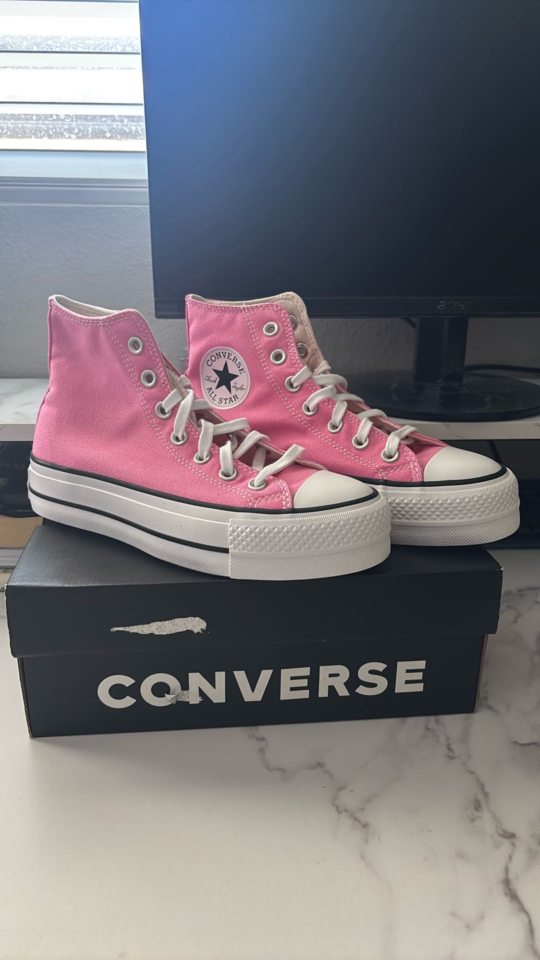 Pink Play Form Converse