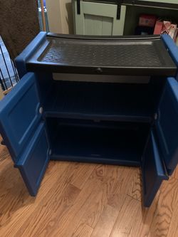 Child’s cabinet racing theme