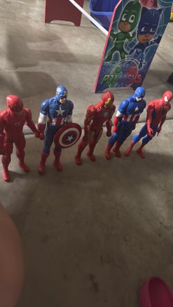 Marvel/DC figures 12”