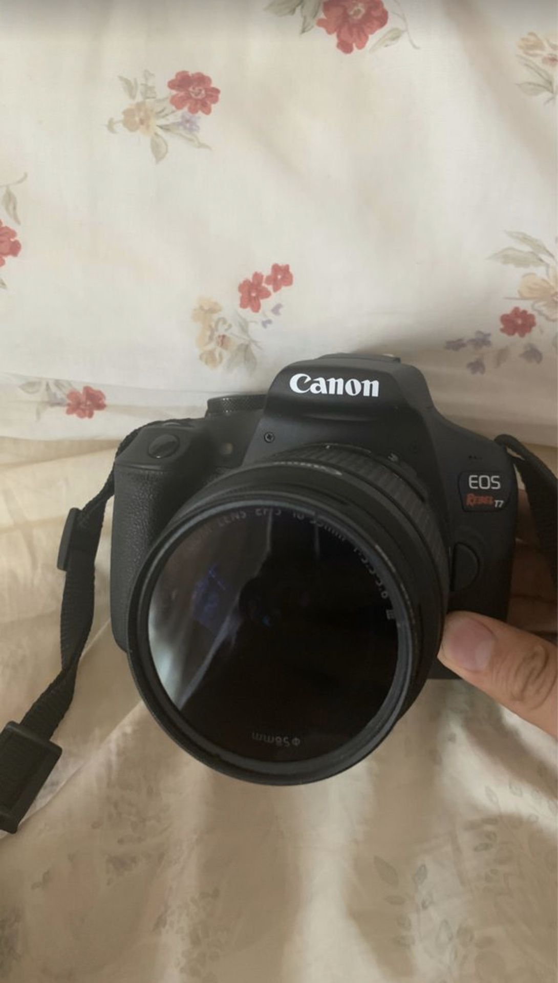 Canon EOS Rebel T7