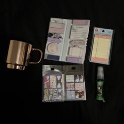 Gold & White Mug With Sticky Notes