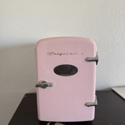 mini fridge 