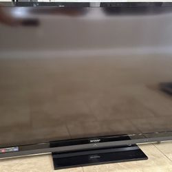 ➡️ Open to offers ⬅️ Sharp Aquos 60” TV