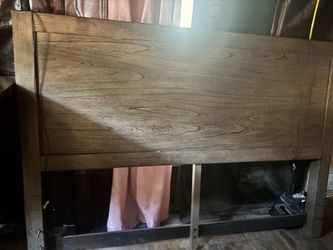 Wood Bed Headboard King Size w/4USB charging stations