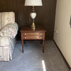2 End Tables With Lamps