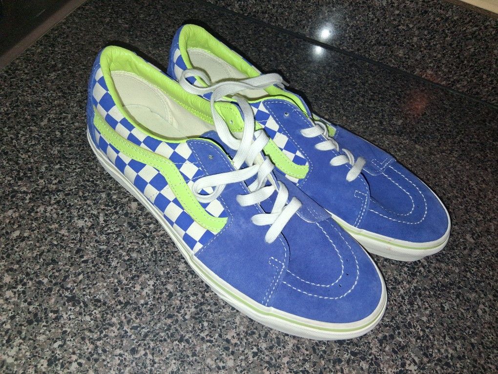 vans size 10.5 shoes 40 dollar each