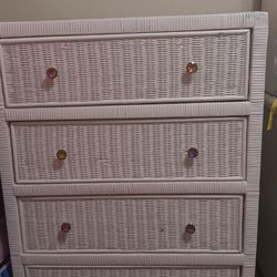 Bed Room Set Wicker Used Like New 