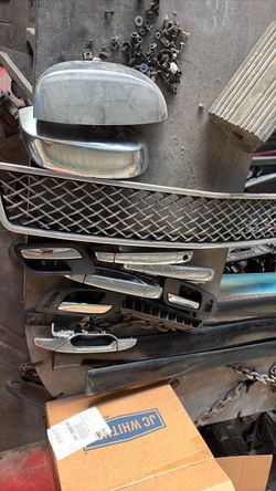 Chevy Tahoe parts door handle in and out grill  door moldings