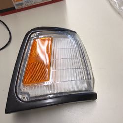 Toyota P/UP 2WD 1984 To 1995 Park/clearance Lamp Passenger Side #80