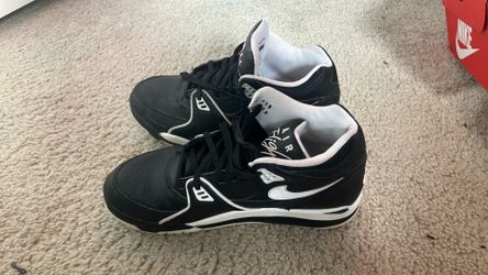 Nike air fight black and white shoes