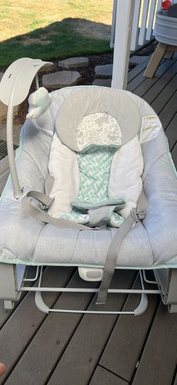 Bouncy/Vibrating Baby Seat