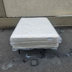 Brand New Full Size Plush Pillow Top Mattress And Box Spring In Plastic 