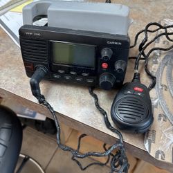 Garmin VHF 200