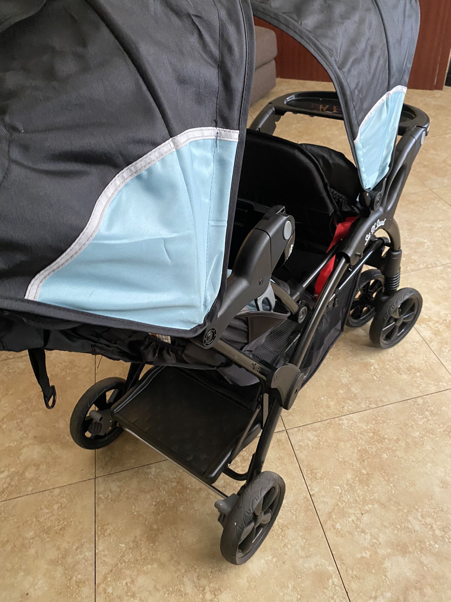 Double Sits Stroller 