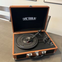 Victorla record player only used twice