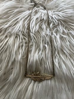 Gold Tone Feather Pendant Chain Necklace