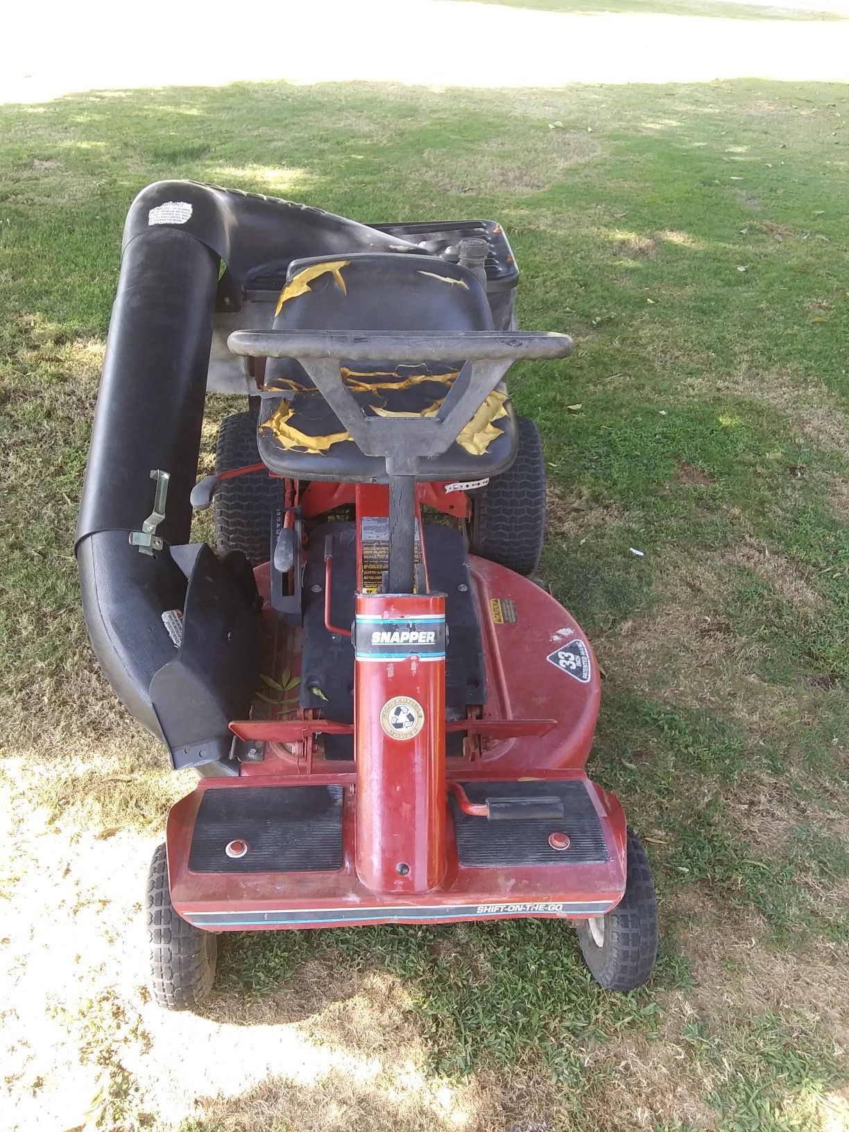 Snapper riding lawn mower w/bagger