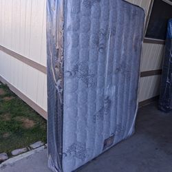 Queen  Sise  Pillow  Top  Mattress  Only 