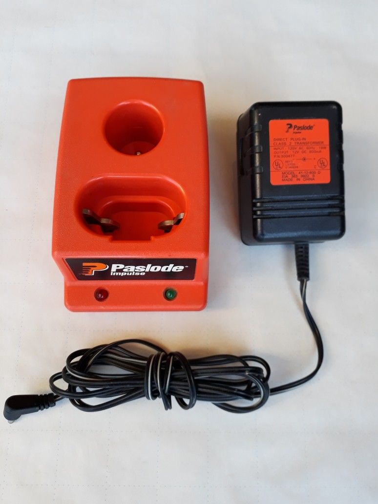 Paslode Impulse Charger #900476