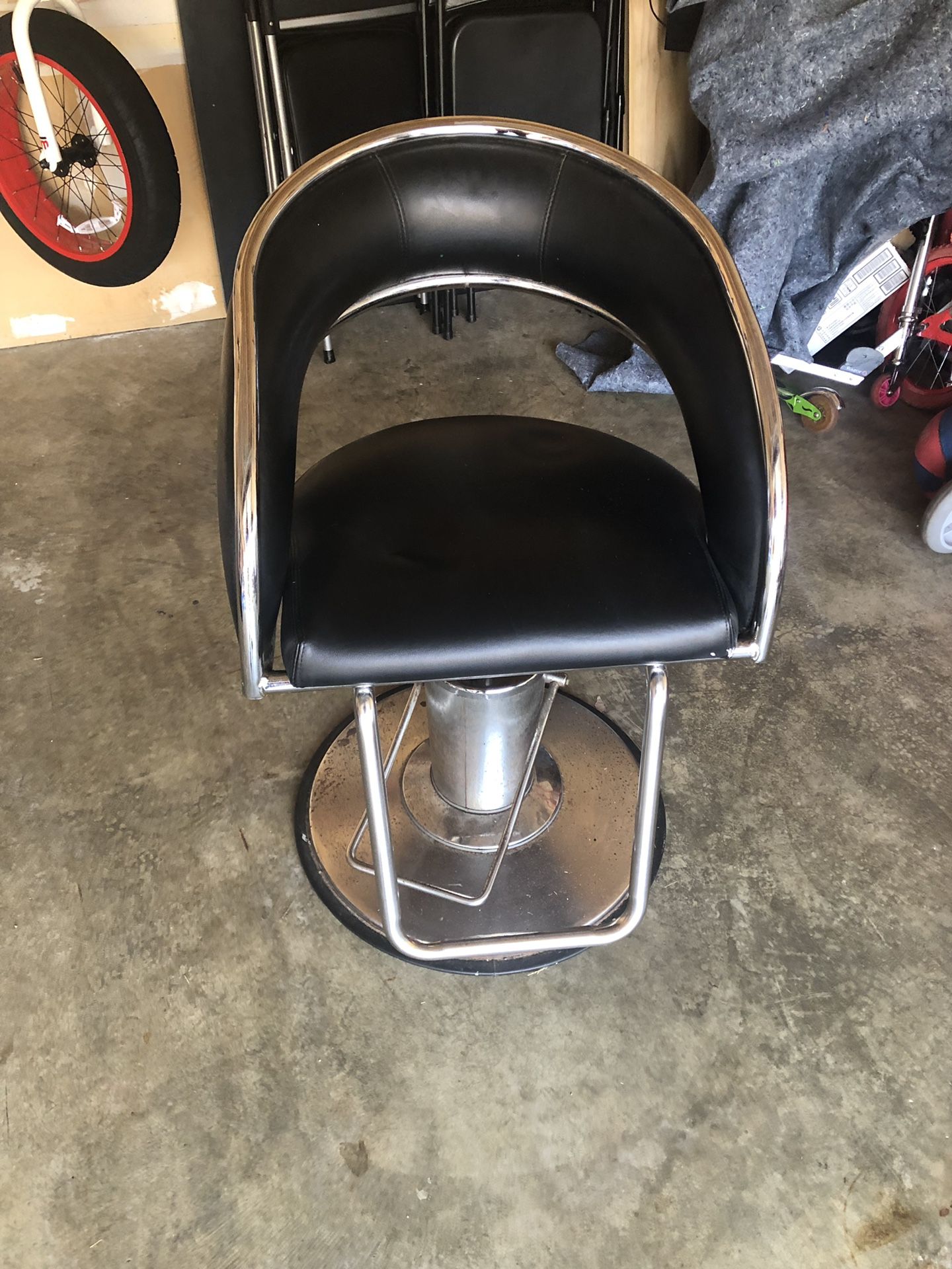 All-Purpose Salon Chair