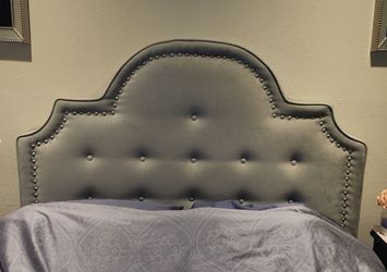 Headboard with Queen Hollywood Frame