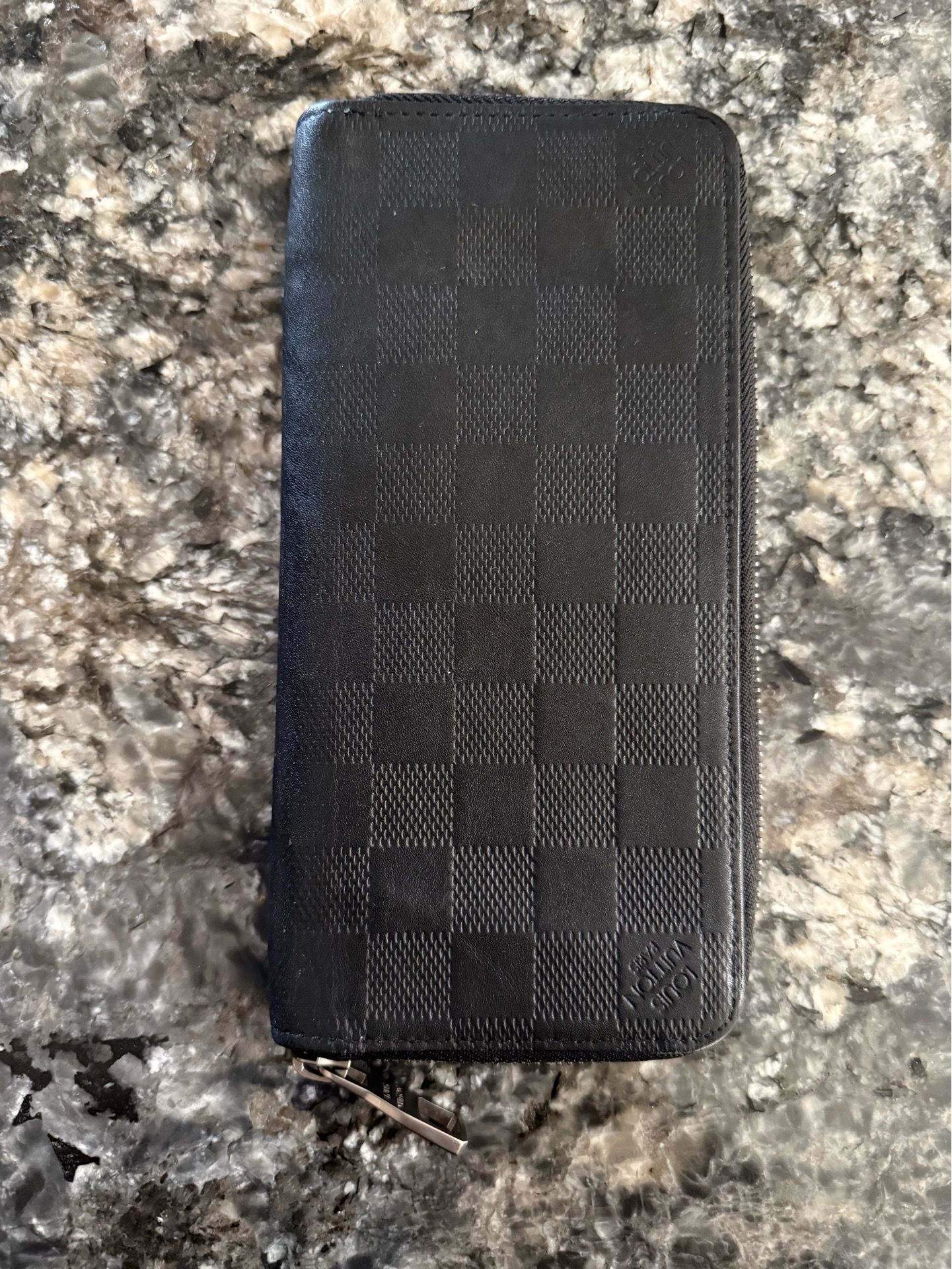 ๐ฏ Authentic Louis Vuitton Damier Infini Zippy Wallet