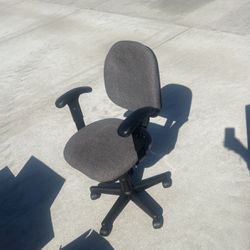 Office Chair  (AVAILABLE TODAY)