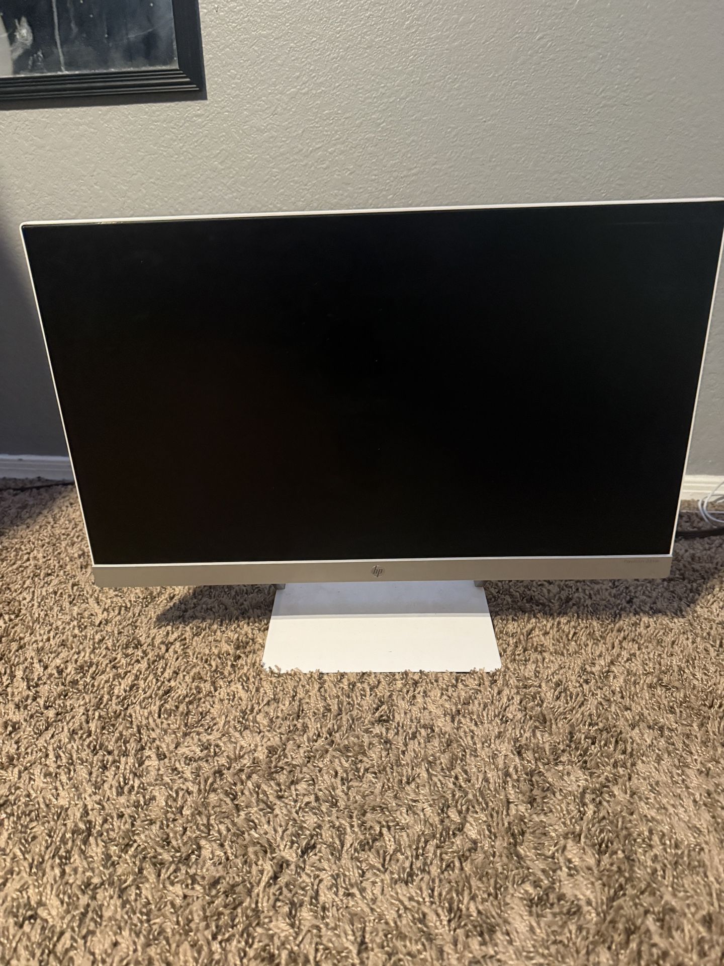 white 60hz monitor