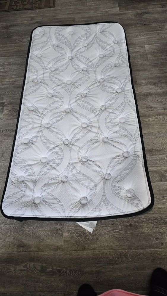  Mattress Topper 