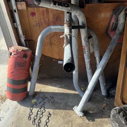 Boxing/punching bag and stand