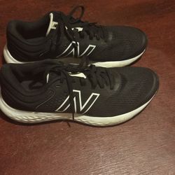Women's New balance shoe size 9