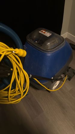 Clipper carpet extractor