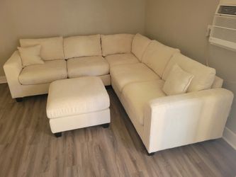 New 99x99 sectional couch / free delivery