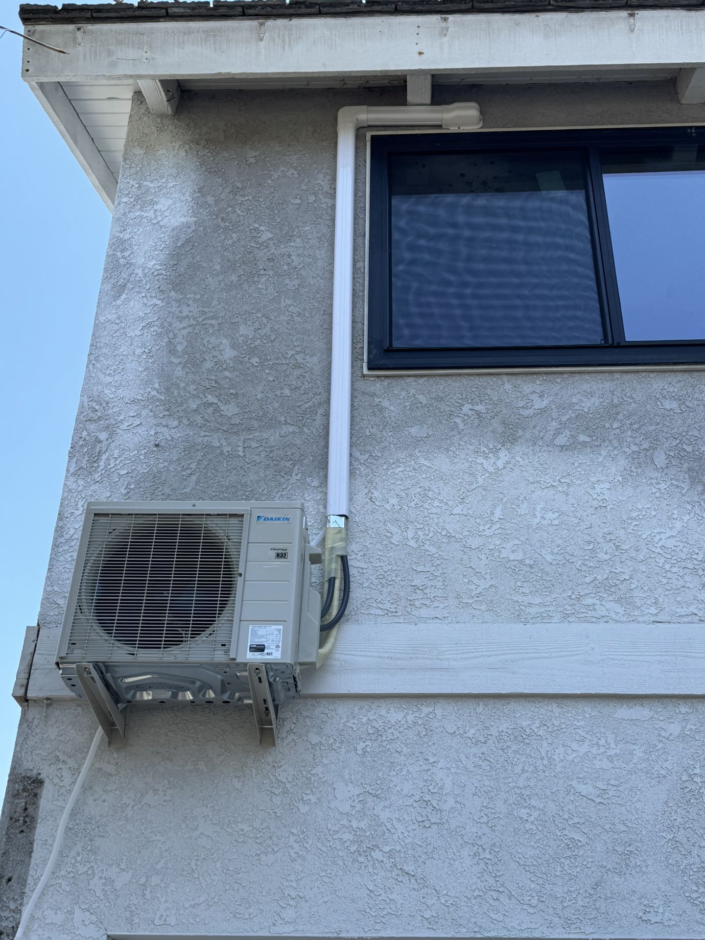 FREE INSTALLATION 1 Ton Daikin Mini‑Split AC