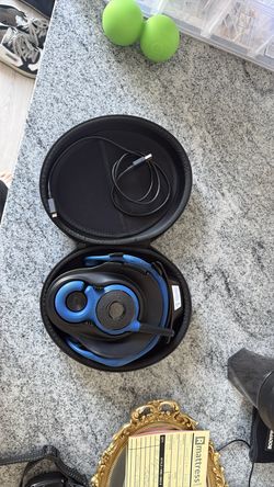 Zygo wireless headphones, underwater for swimming