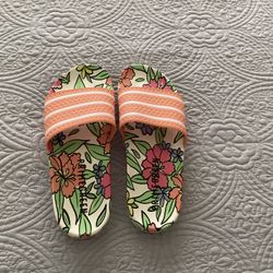 Womens Slides Size 8