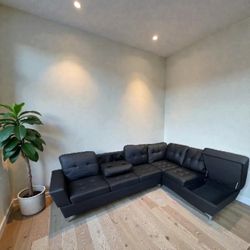 Black Sectional Sofa 🛋 Storage And Cup Holders 