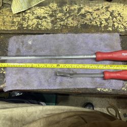 Milwaukee Pry Bars 