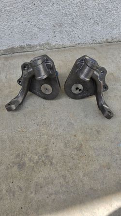 Lowered disc brake spindles for 49-65 bug and ghia