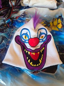 Universal HHN Halloween Horror Nights 2026 Killer Klowns Beanie Hat Exclusive